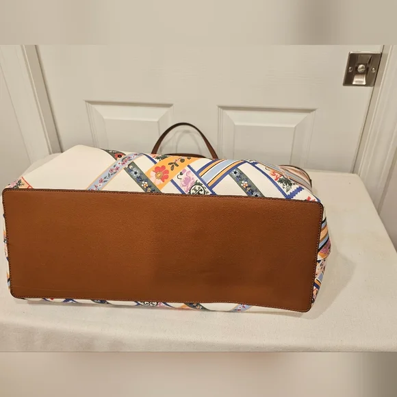 Tory Burch Floral Patterned Tote Bag - Multi-colored Width 16.5" Height 12" - Picture 5 of 8